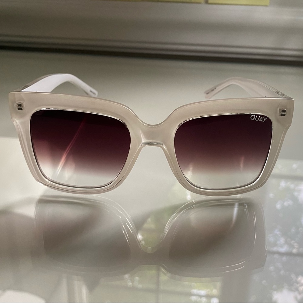 QUAY AUSTRALIA - Icy Sunglasses - White/Brown